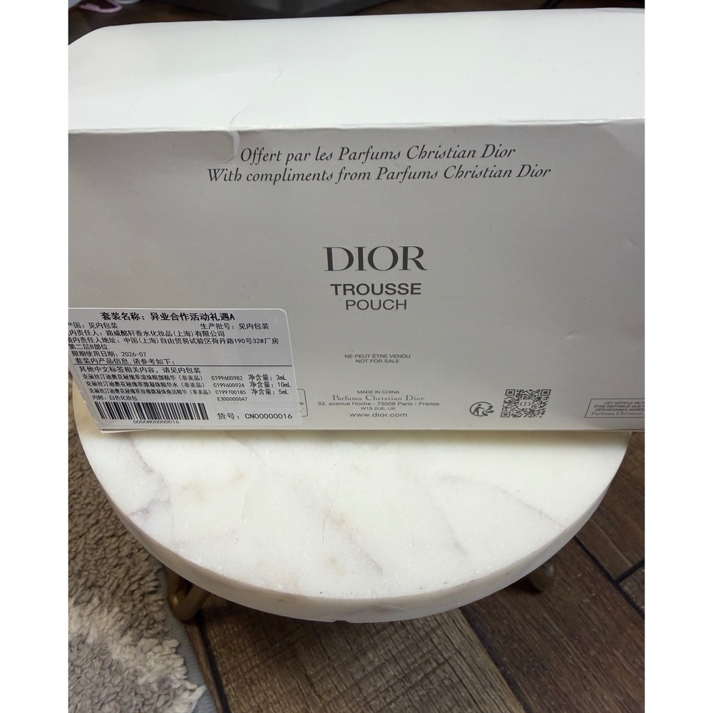 Dior Parfums White Velvet Cosmetic Pouch Gold Embroidered Logo Makeup Bag Boxed - Picture 4 of 8
